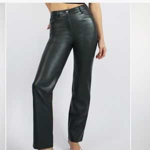 Aritzia Melina Pant size 8 Dark Ivy Green